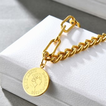 Queen Elizabeth Curb Chain Gold Plated Bracelet