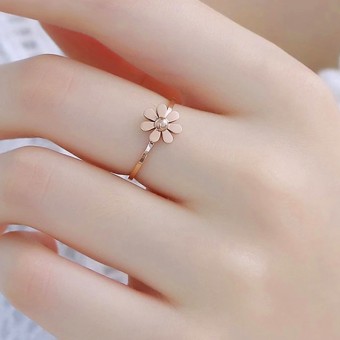 Cute Daisy Petal  Charm Rose Gold Plated Ring Band